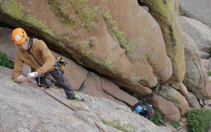 learn rock climbing in the colorado rockies